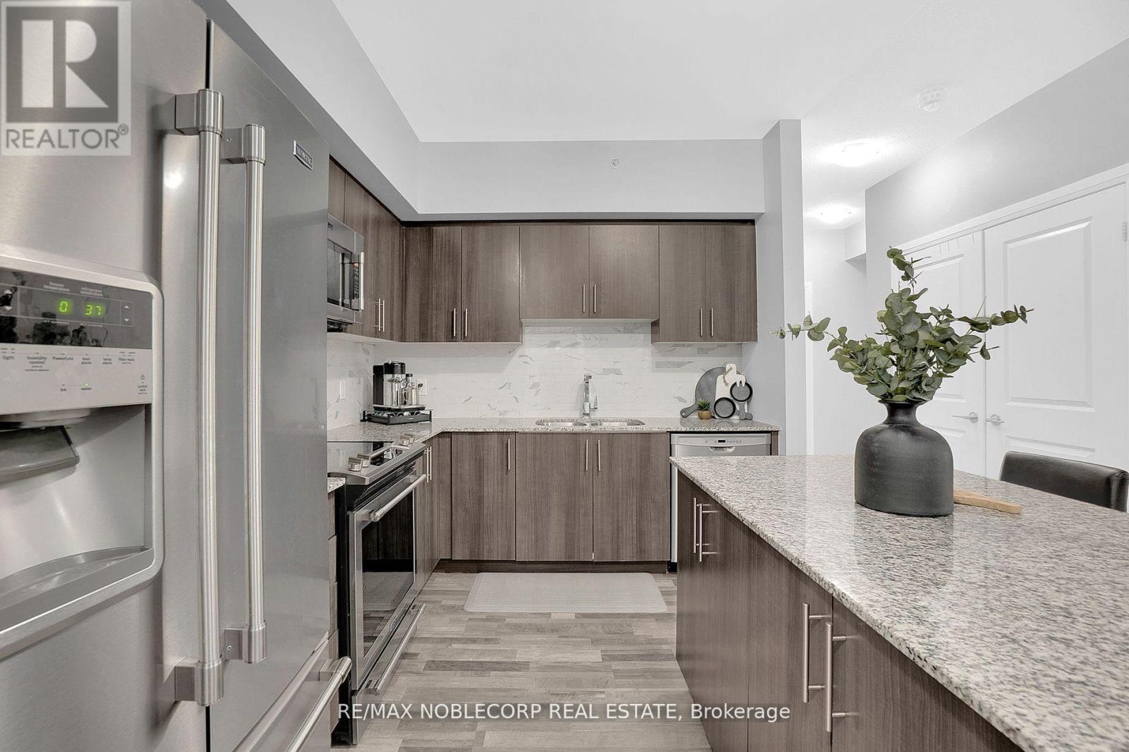 206 - 157 Wellington Street E, New Tecumseth (Alliston), Ontario  L9R 0R7 - Photo 7 - N12495056