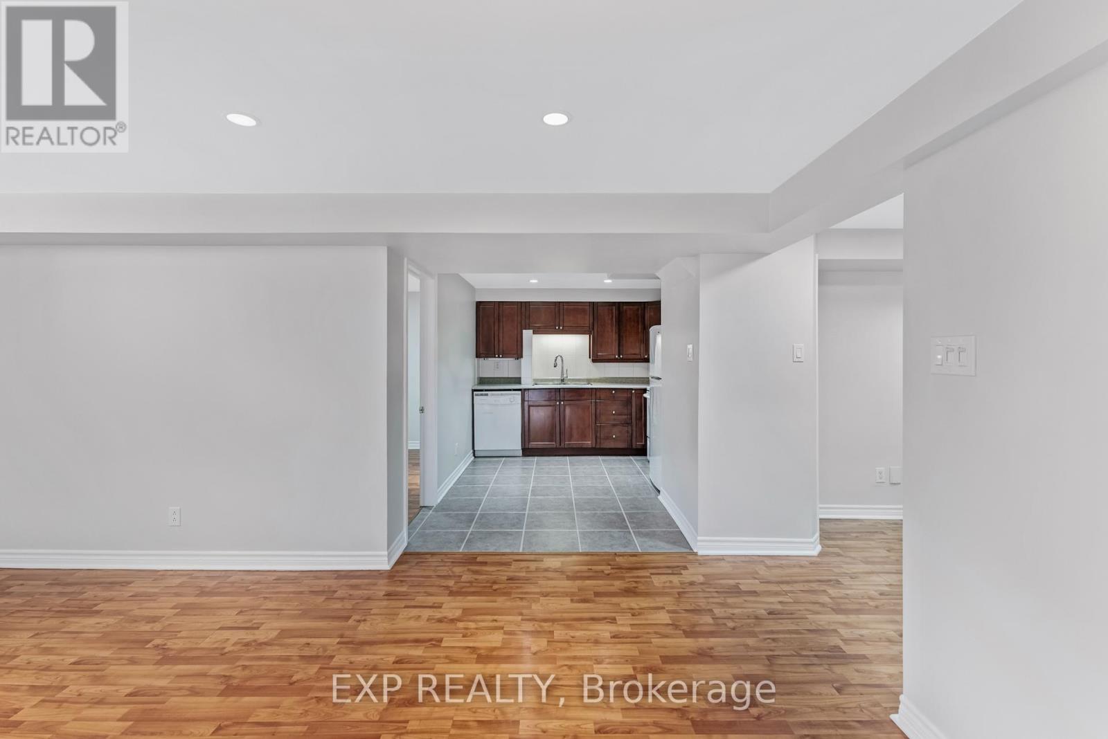 168 Wainscot Avenue, Newmarket, Ontario  L3X 2X4 - Photo 34 - N12495188