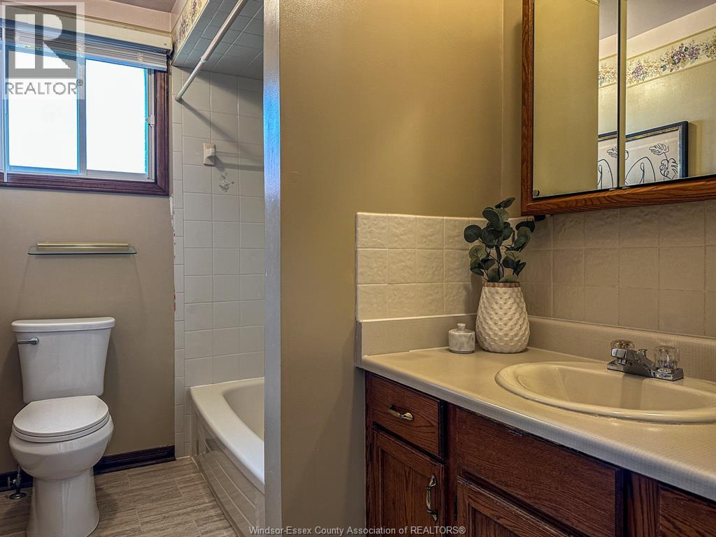 2587 Turner, Windsor, Ontario  N8W 3L2 - Photo 25 - 25027583