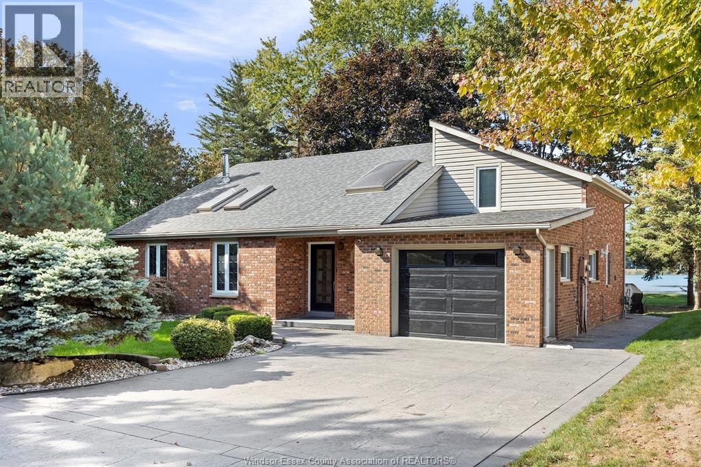 MLS# 25027662: 20 ADAMS LANE, LaSalle, Canada