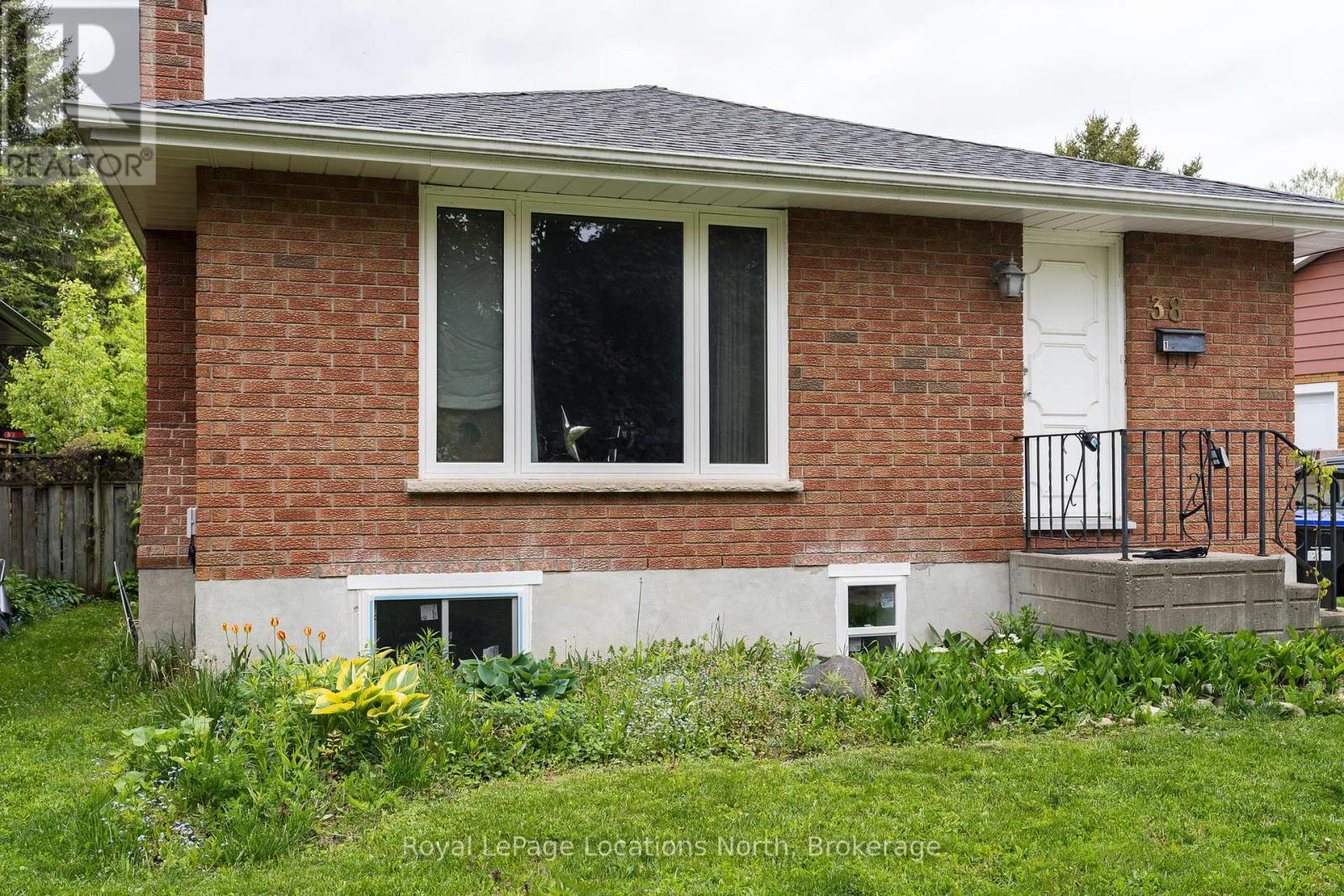 38 Sproule Avenue, Collingwood, Ontario  L9Y 4L5 - Photo 3 - S12495372