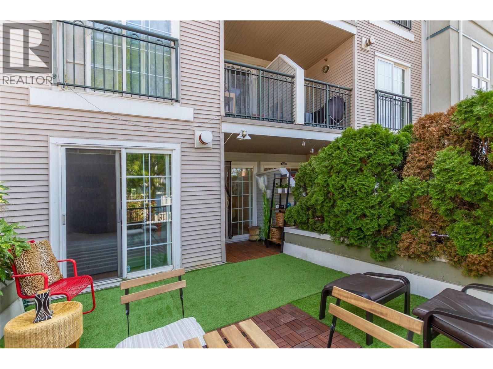 210 1989 DUNBAR STREET, Vancouver, British Columbia