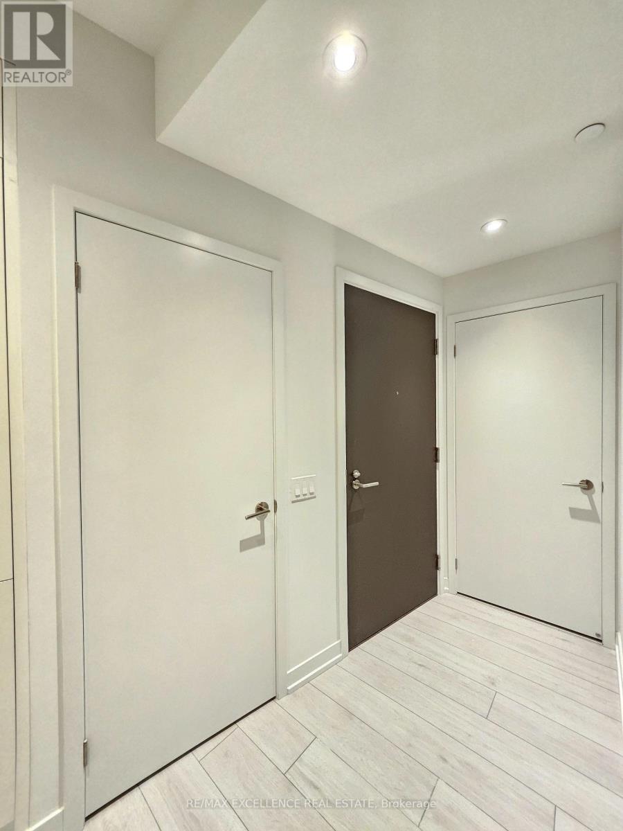 2605 - 39 Mary Street, Barrie, Ontario  L4N 1S9 - Photo 5 - S12494998