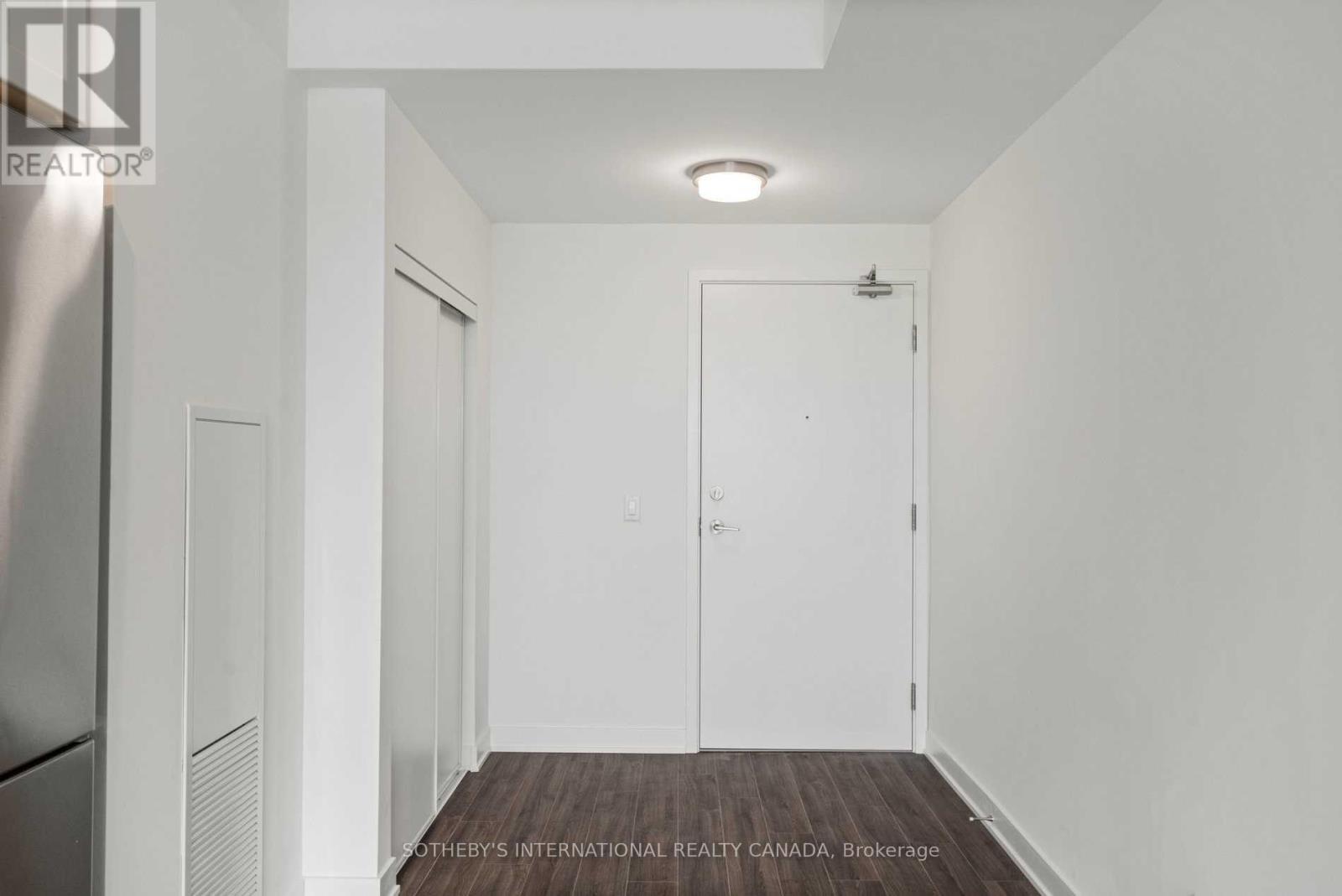 303 - 681 Yonge Street, Barrie, Ontario  L4N 4E8 - Photo 2 - S12495104