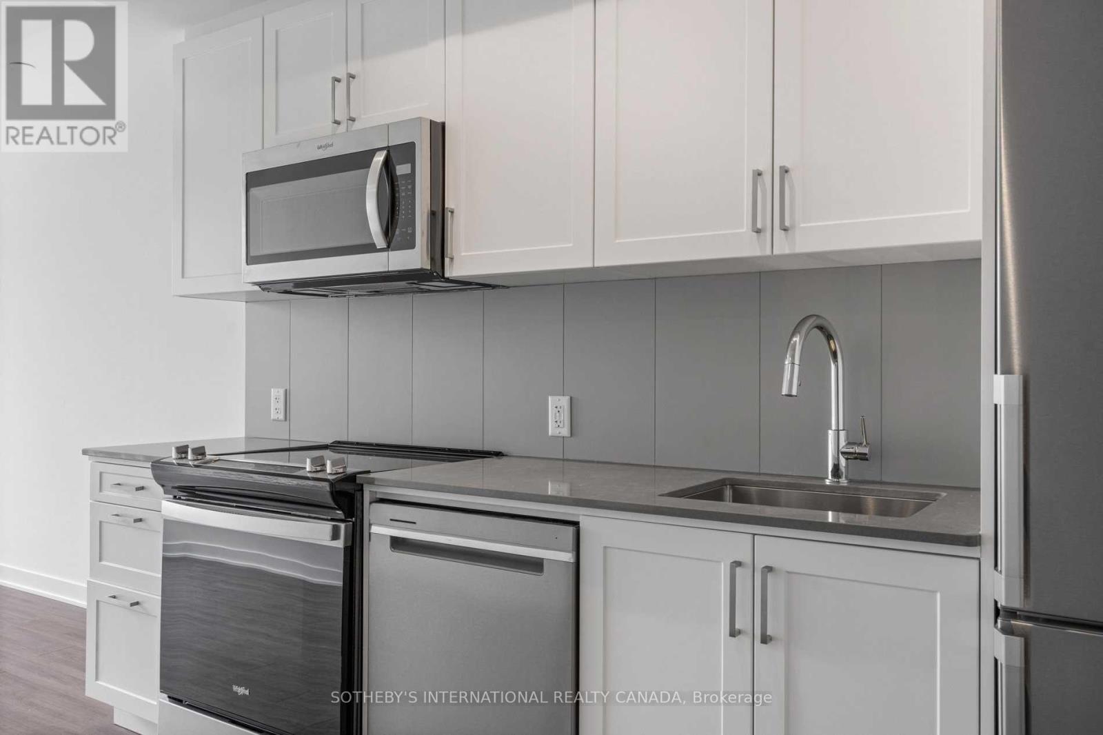 303 - 681 Yonge Street, Barrie, Ontario  L4N 4E8 - Photo 4 - S12495104