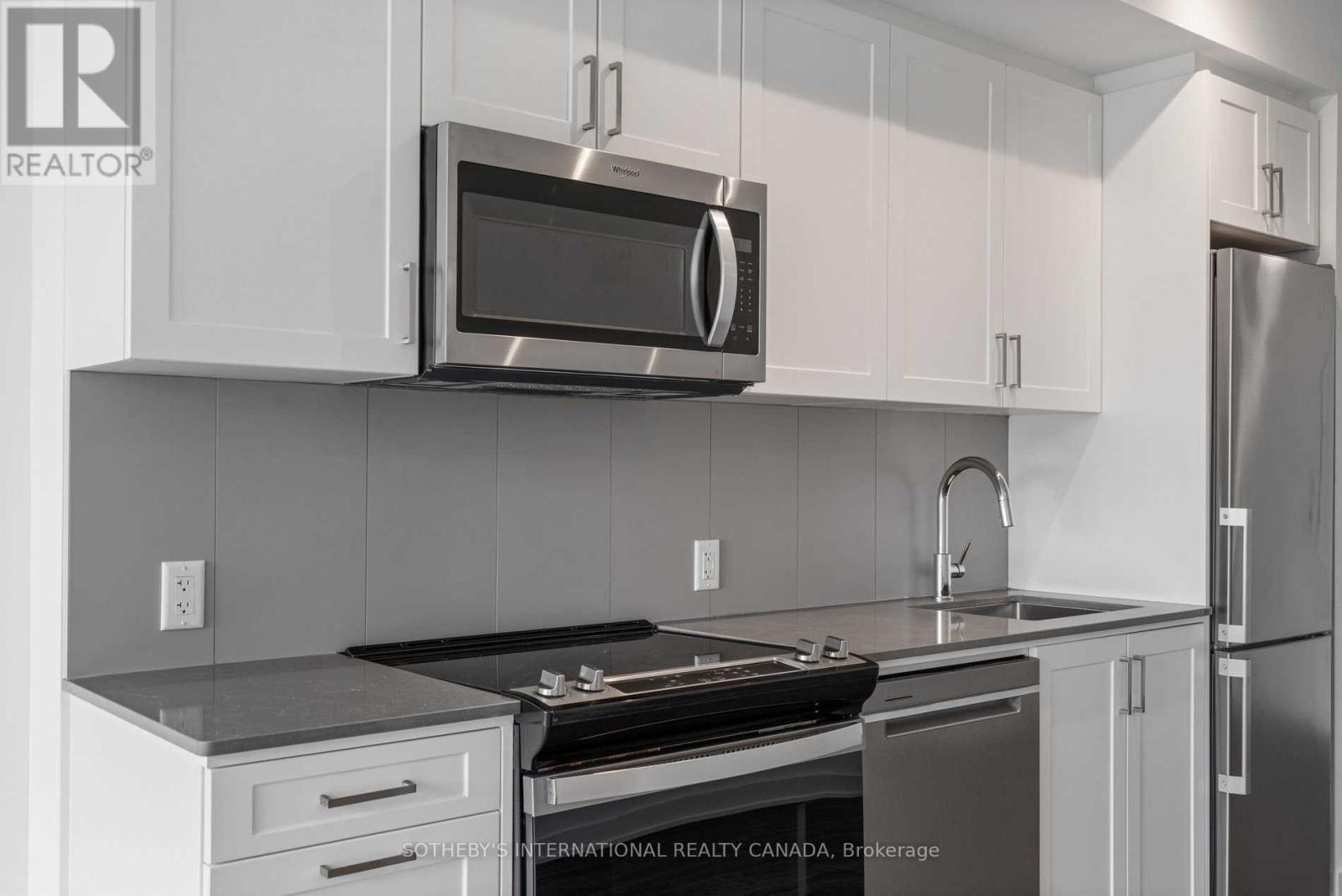 303 - 681 Yonge Street, Barrie, Ontario  L4N 4E8 - Photo 5 - S12495104