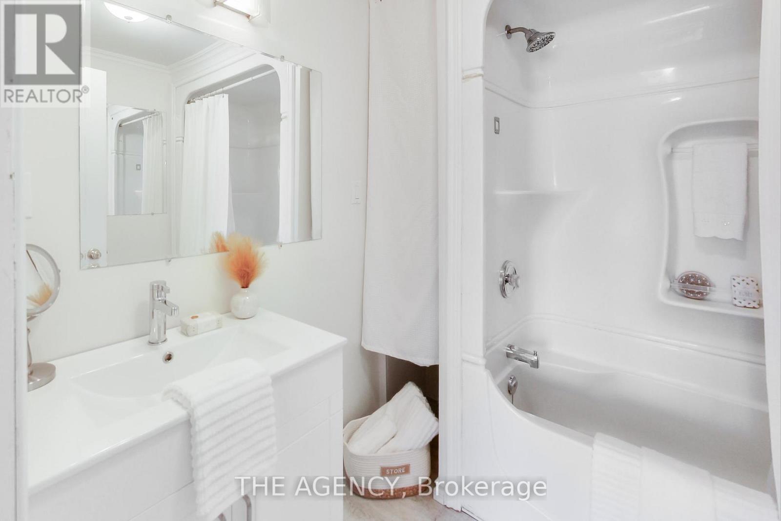 20 Rose Avenue, Orillia, Ontario  L3V 2N5 - Photo 11 - S12495152