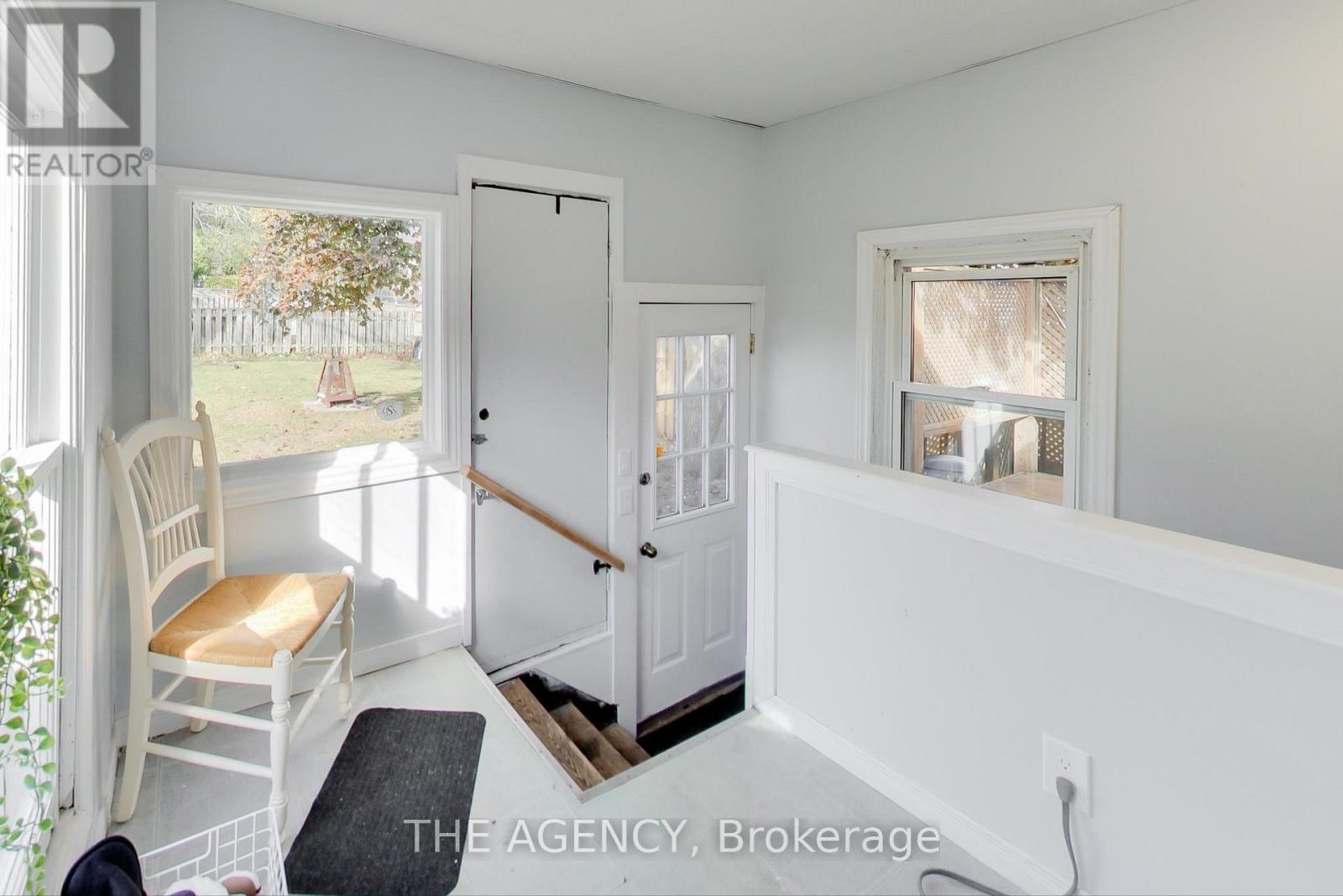 20 Rose Avenue, Orillia, Ontario  L3V 2N5 - Photo 12 - S12495152