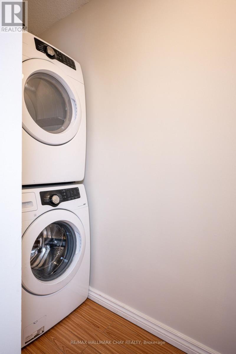 197 Livingstone Street W, Barrie (Sunnidale), Ontario  L4N 6Z9 - Photo 11 - S12495178