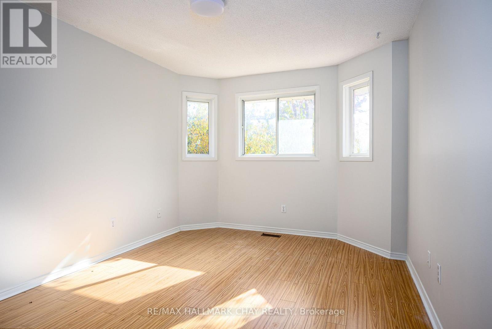 197 Livingstone Street W, Barrie (Sunnidale), Ontario  L4N 6Z9 - Photo 7 - S12495178