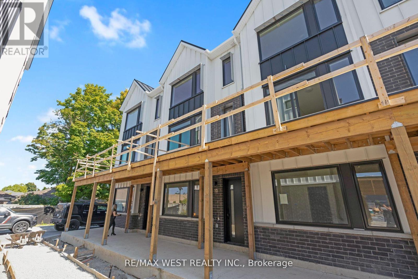 10 RAINWATER LANE, barrie (holly), Ontario