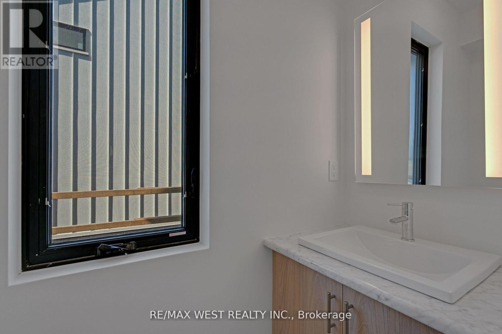 10 Rainwater Lane, Barrie, Ontario  L4N 9J6 - Photo 19 - S12495220