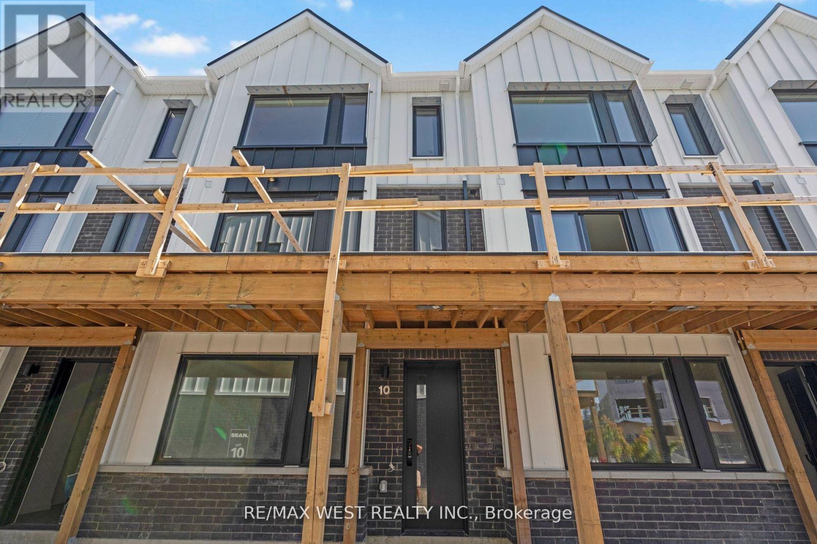 10 Rainwater Lane, Barrie, Ontario  L4N 9J6 - Photo 2 - S12495220