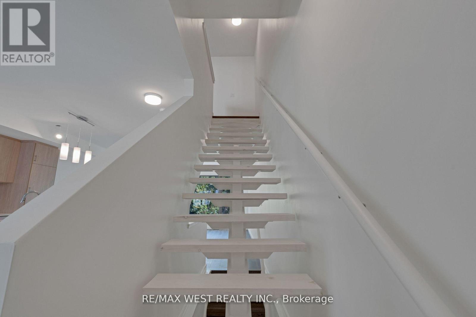 10 Rainwater Lane, Barrie, Ontario  L4N 9J6 - Photo 20 - S12495220