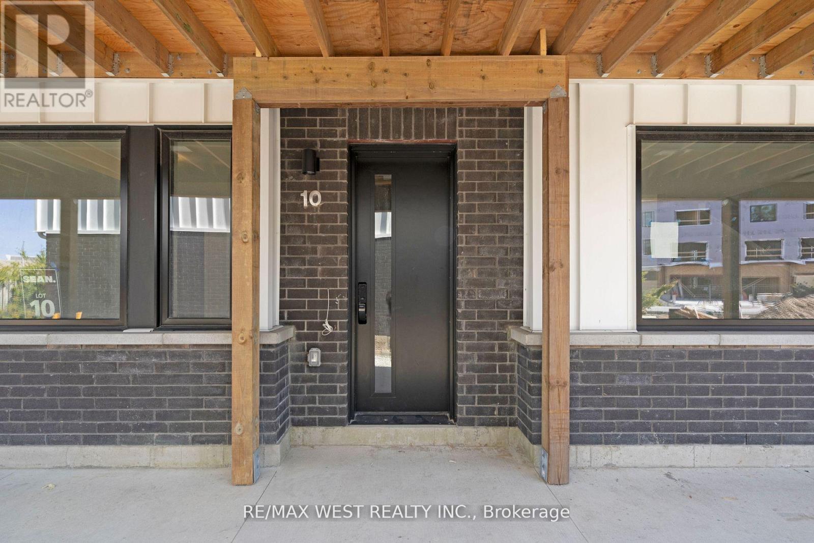 10 Rainwater Lane, Barrie, Ontario  L4N 9J6 - Photo 3 - S12495220