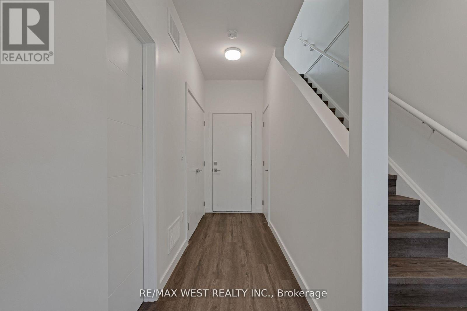 10 Rainwater Lane, Barrie, Ontario  L4N 9J6 - Photo 5 - S12495220