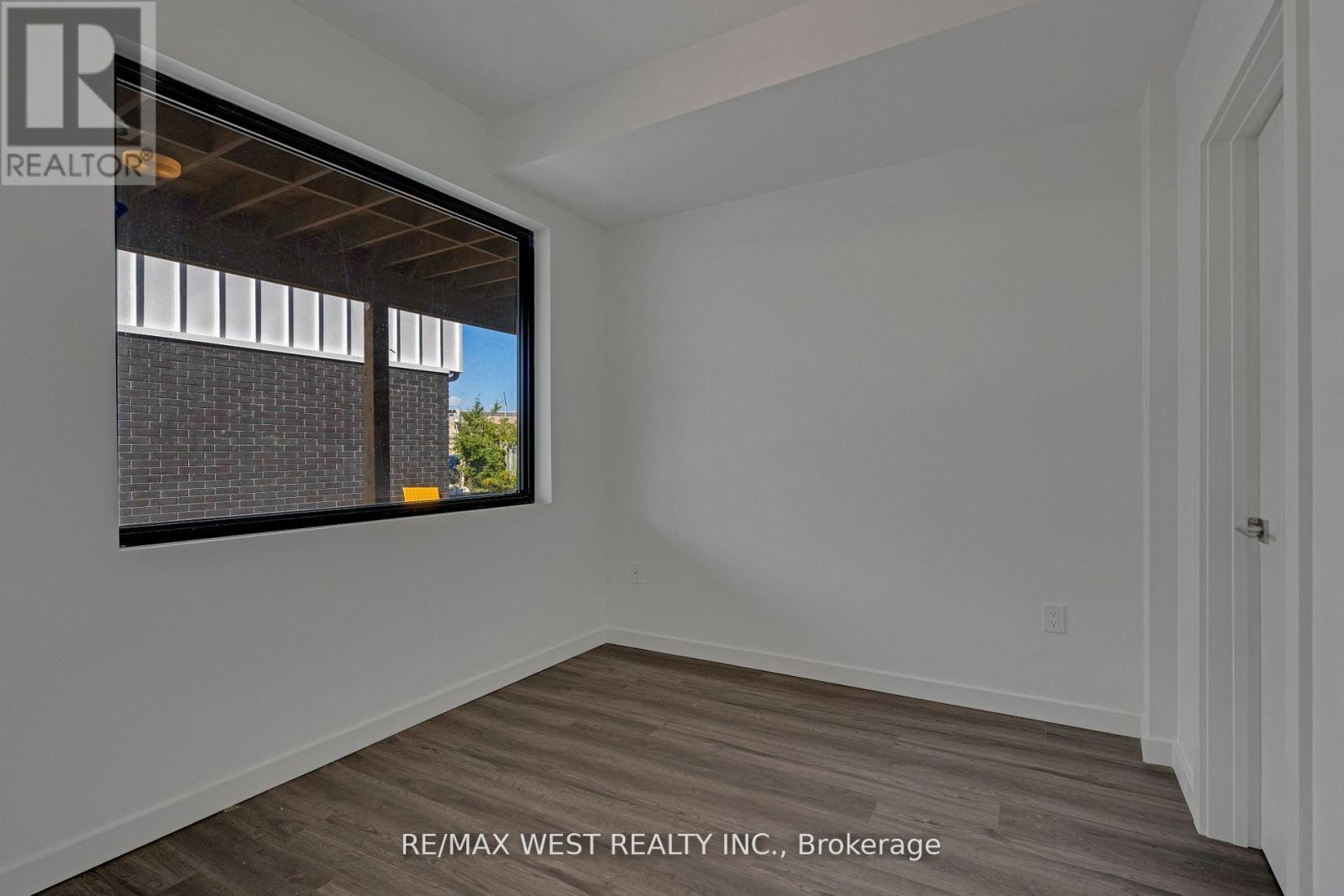 10 Rainwater Lane, Barrie, Ontario  L4N 9J6 - Photo 6 - S12495220