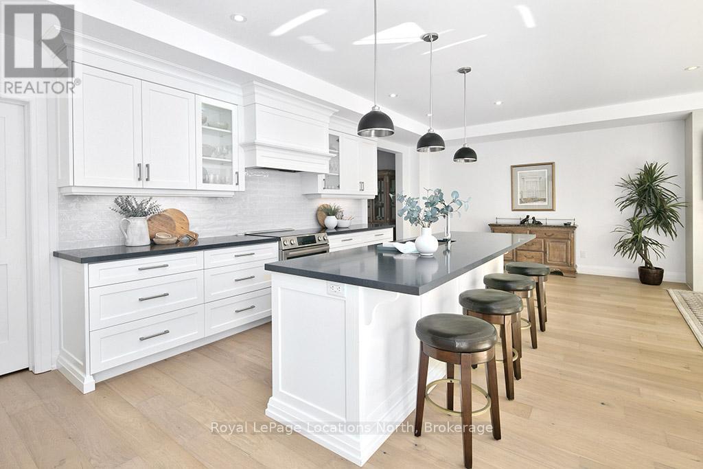 4 - 134 Landry Lane, Blue Mountains, Ontario N0H 2P0 - Photo 9 - X12495256