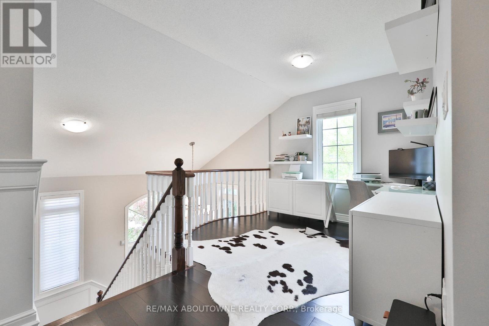 3262 Skipton Lane, Oakville, Ontario  L6M 0K2 - Photo 23 - W12494916