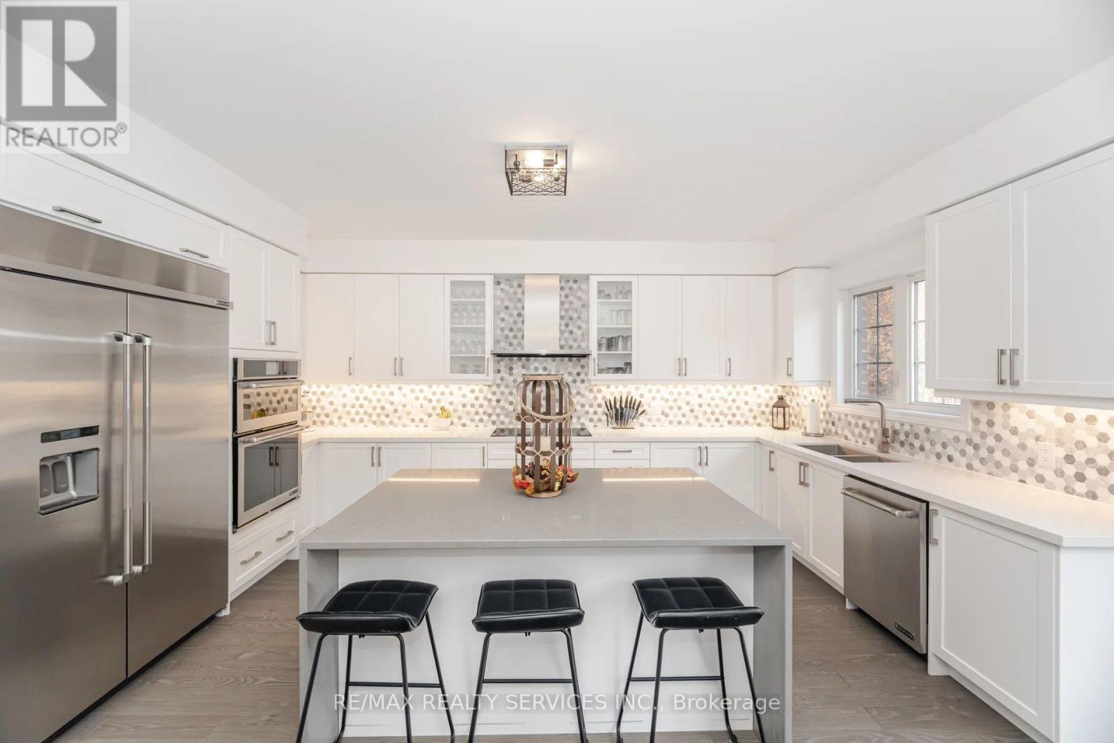 112 Newhouse Boulevard, Caledon, Ontario  L7C 4E1 - Photo 16 - W12494928