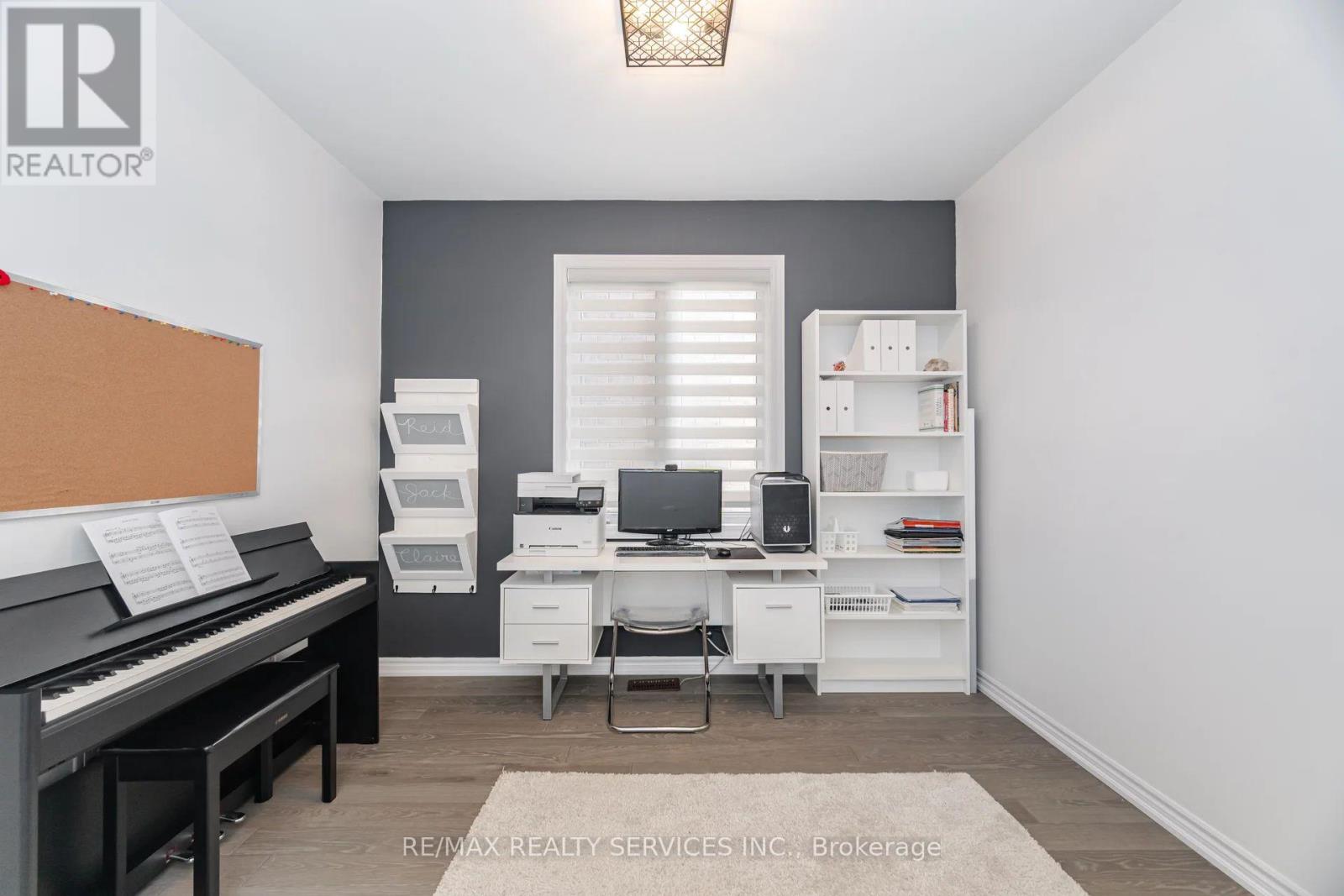 112 Newhouse Boulevard, Caledon, Ontario  L7C 4E1 - Photo 19 - W12494928