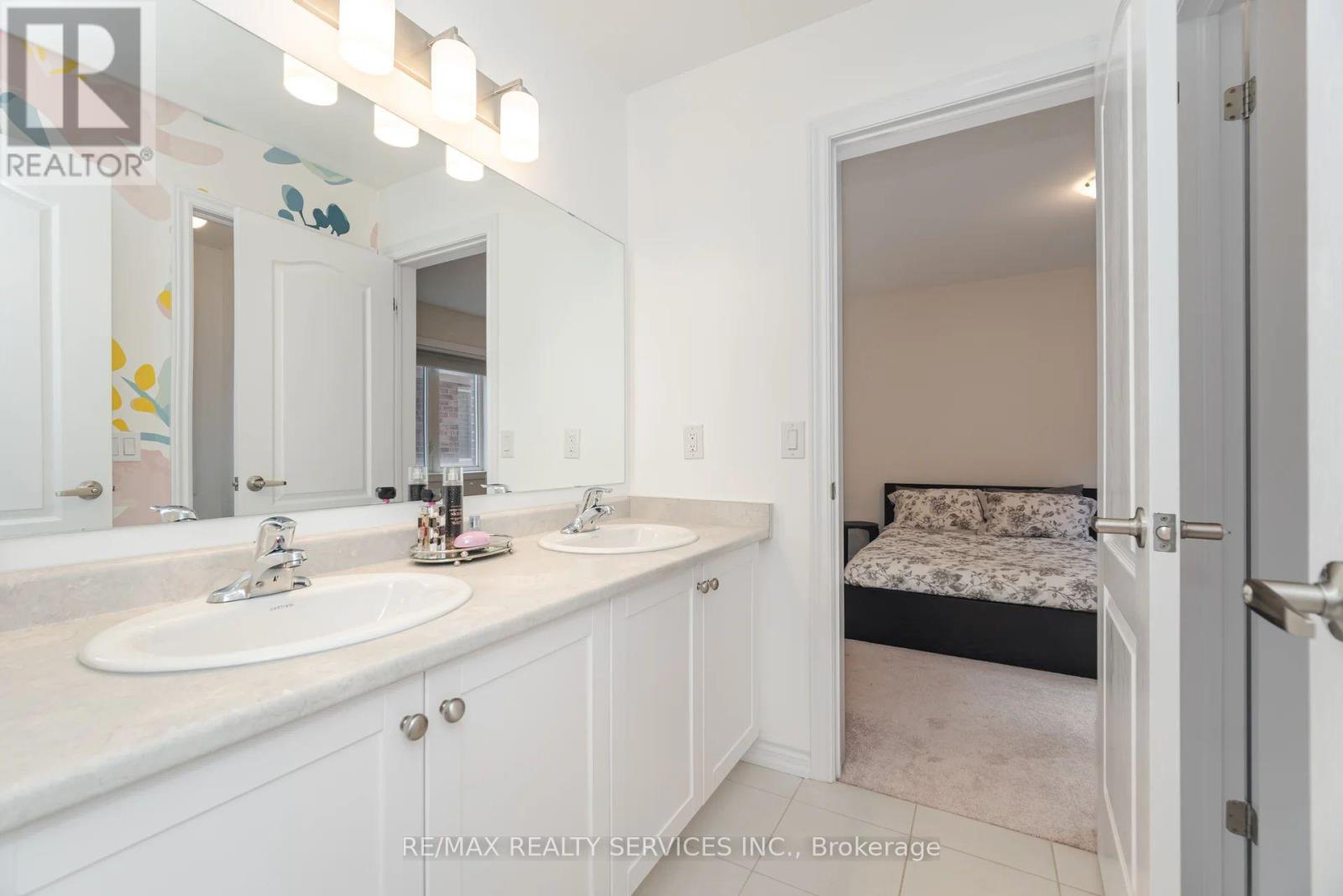 112 Newhouse Boulevard, Caledon, Ontario  L7C 4E1 - Photo 28 - W12494928