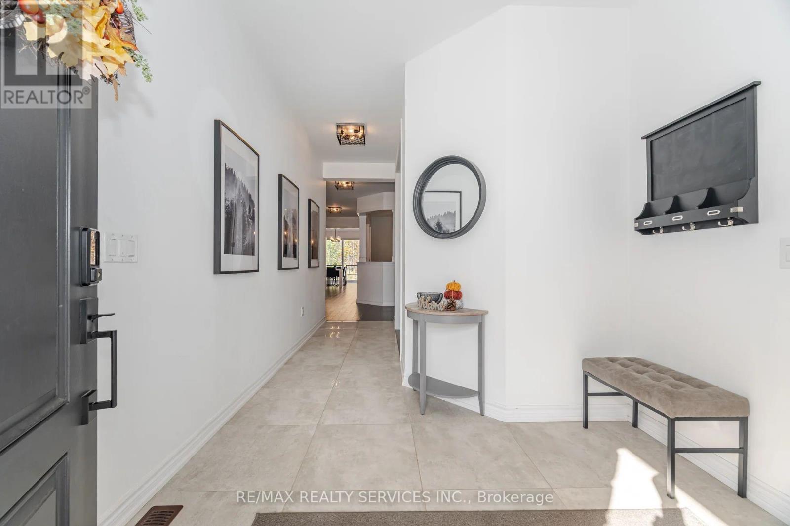 112 Newhouse Boulevard, Caledon, Ontario  L7C 4E1 - Photo 6 - W12494928