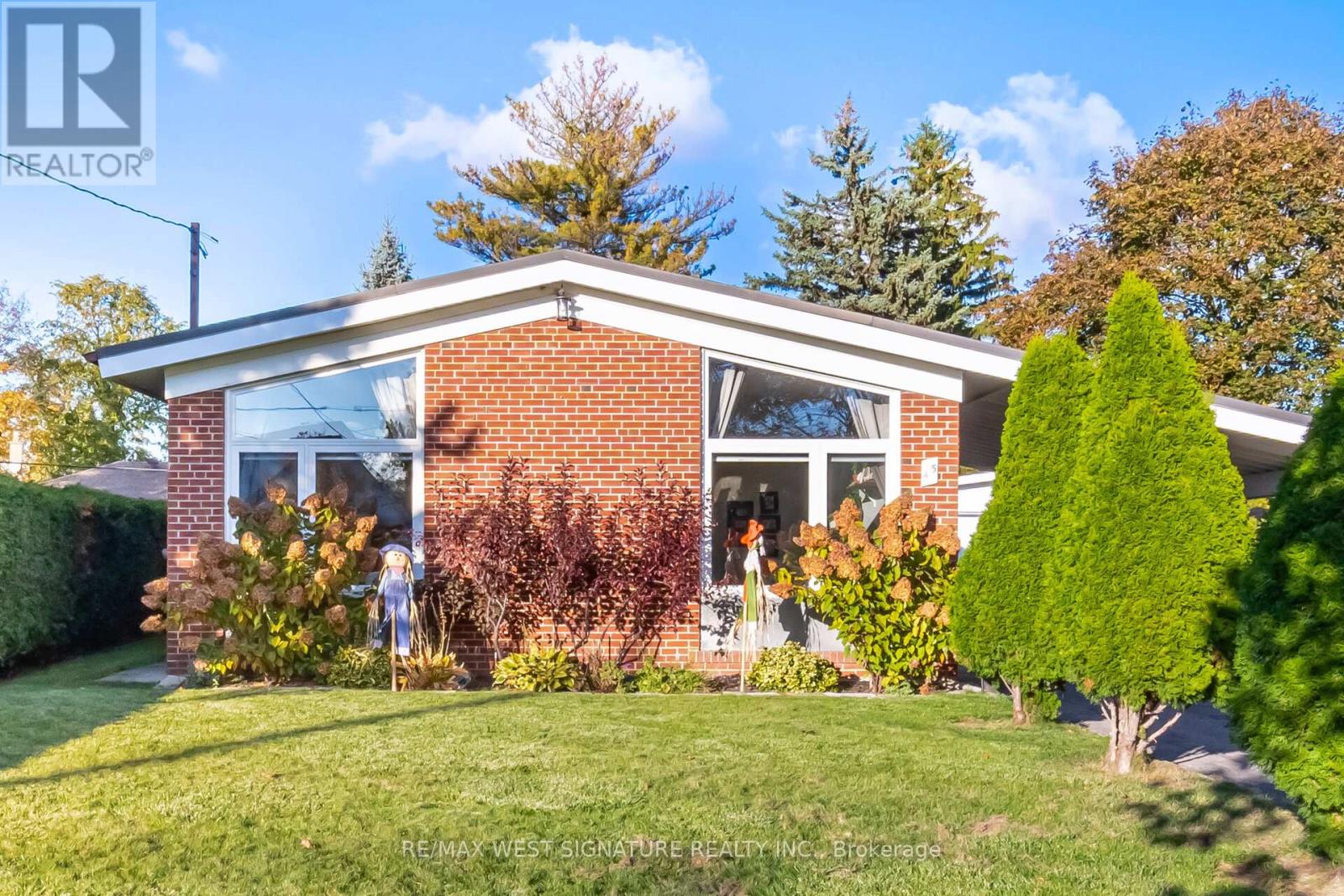 45 HENLEY CRESCENT, Toronto, Ontario