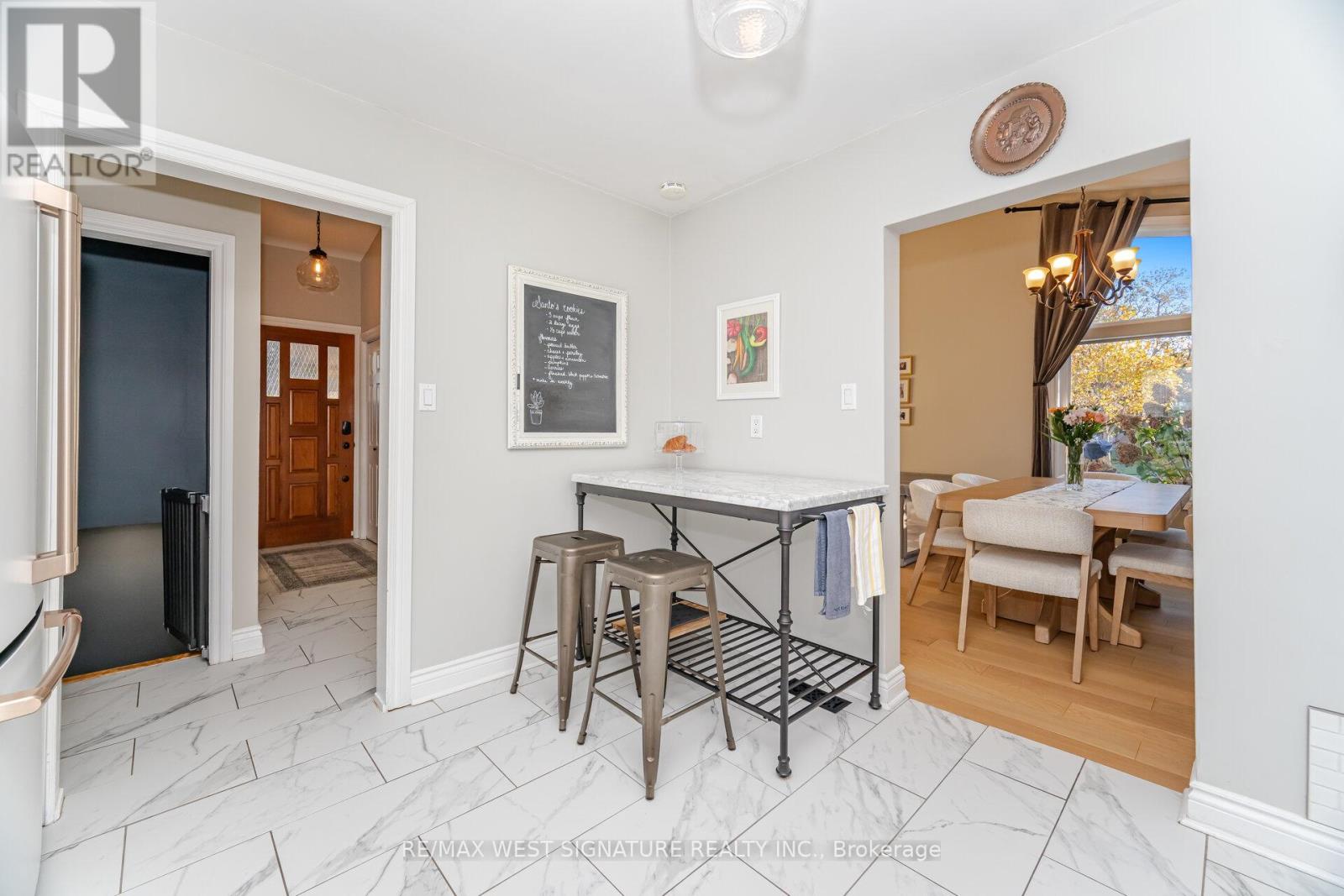 45 Henley Crescent, Toronto (Rexdale-Kipling), Ontario  M9W 2X1 - Photo 10 - W12494936