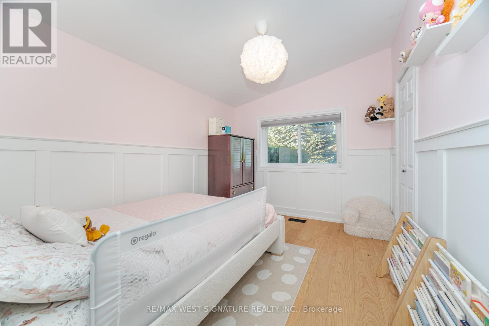 45 Henley Crescent, Toronto (Rexdale-Kipling), Ontario  M9W 2X1 - Photo 13 - W12494936