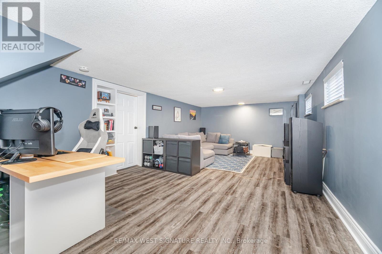 45 Henley Crescent, Toronto (Rexdale-Kipling), Ontario  M9W 2X1 - Photo 18 - W12494936