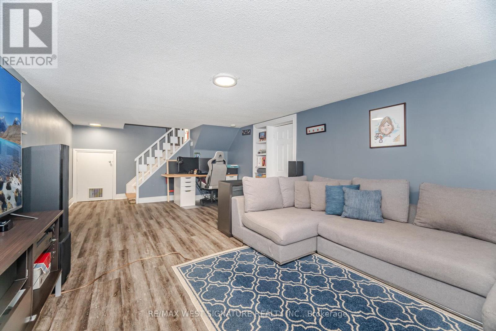 45 Henley Crescent, Toronto (Rexdale-Kipling), Ontario  M9W 2X1 - Photo 20 - W12494936