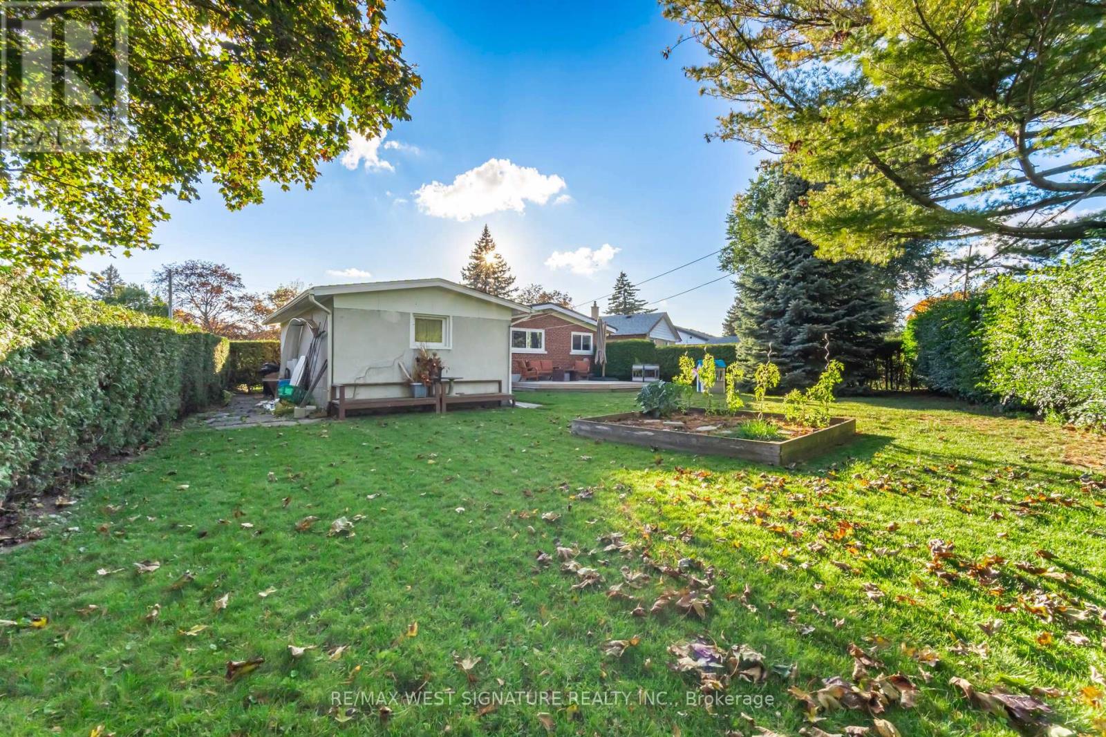 45 Henley Crescent, Toronto (Rexdale-Kipling), Ontario  M9W 2X1 - Photo 26 - W12494936