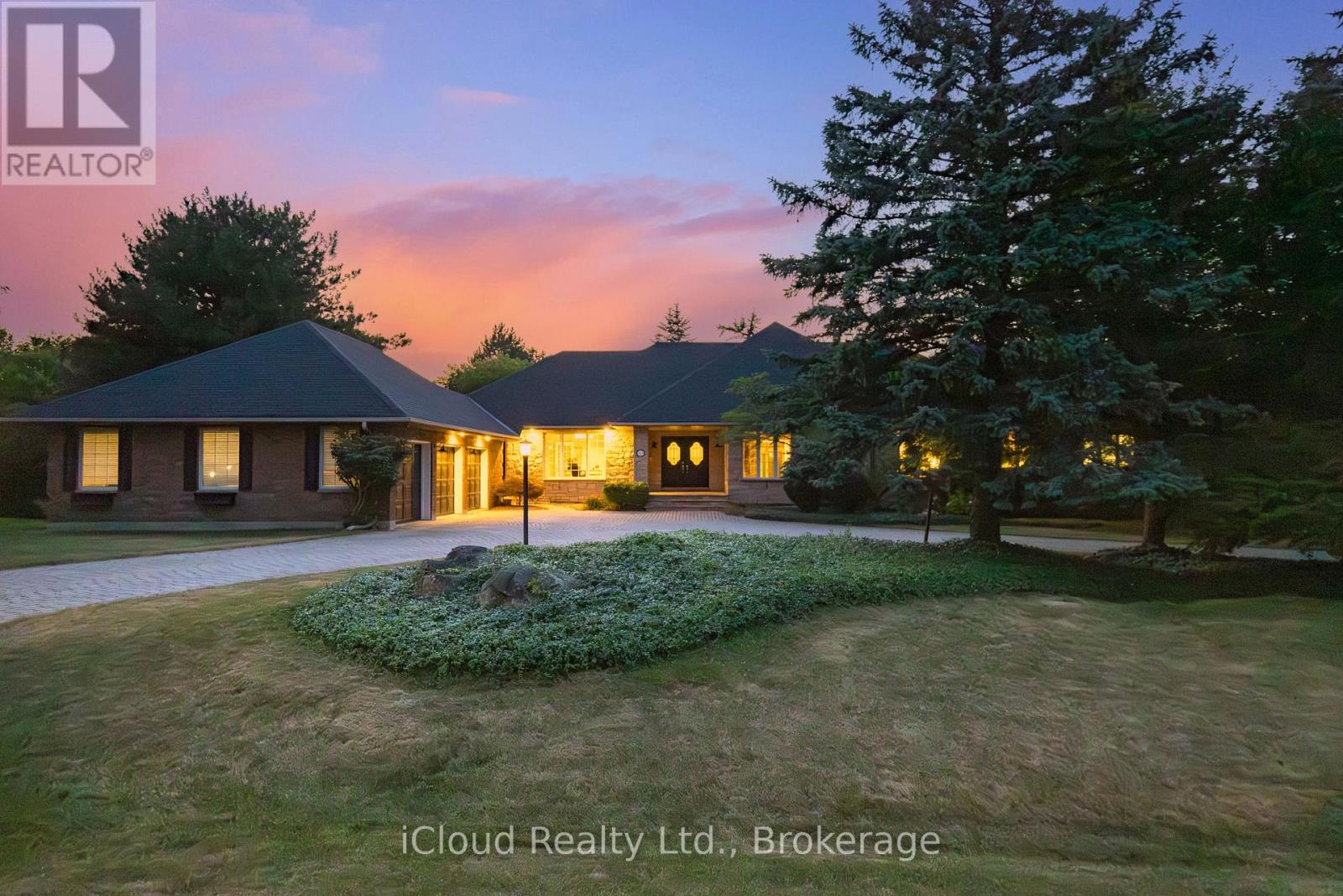 163 Wheelihan Way, Milton, Ontario  L0P 0A1 - Photo 2 - W12494980