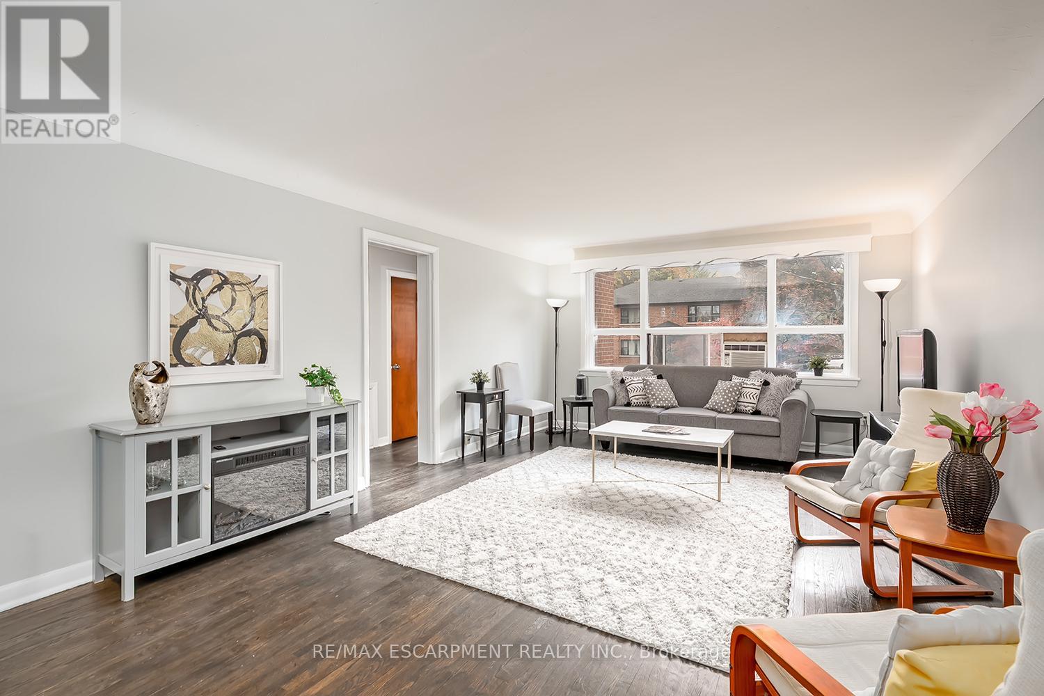 7 - 2128 Harris Crescent, Burlington, Ontario  L7R 1G4 - Photo 12 - W12494994