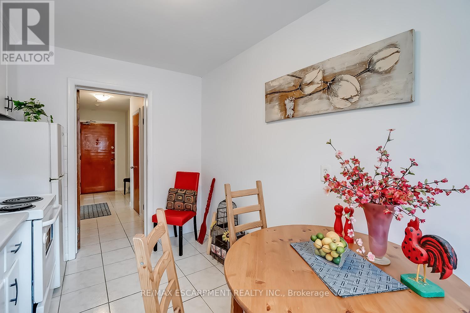 7 - 2128 Harris Crescent, Burlington, Ontario  L7R 1G4 - Photo 14 - W12494994