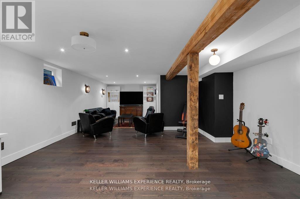 28 Larry Street, Caledon (Caledon East), Ontario  L7C 1K8 - Photo 16 - W12494996