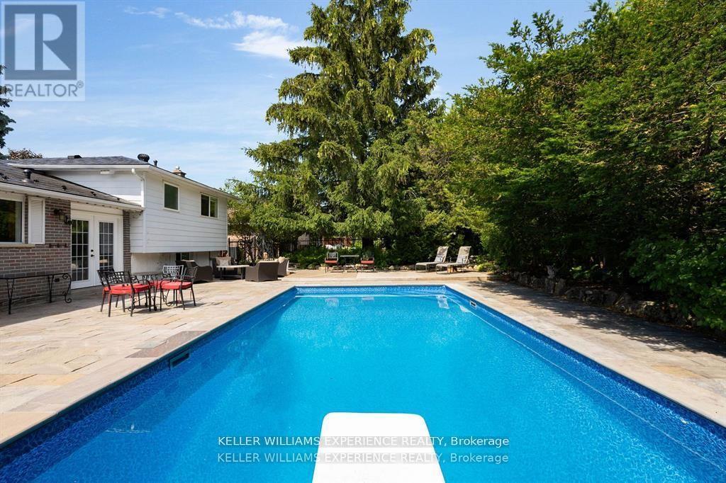 28 Larry Street, Caledon (Caledon East), Ontario  L7C 1K8 - Photo 18 - W12494996