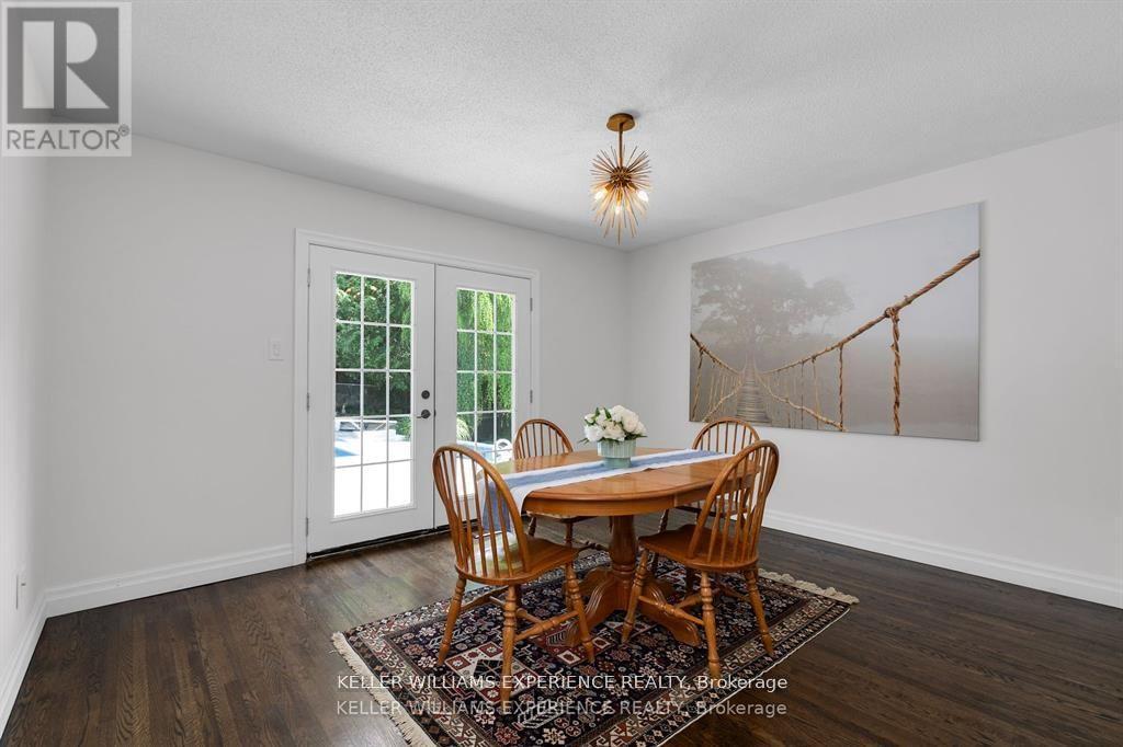 28 Larry Street, Caledon (Caledon East), Ontario  L7C 1K8 - Photo 3 - W12494996