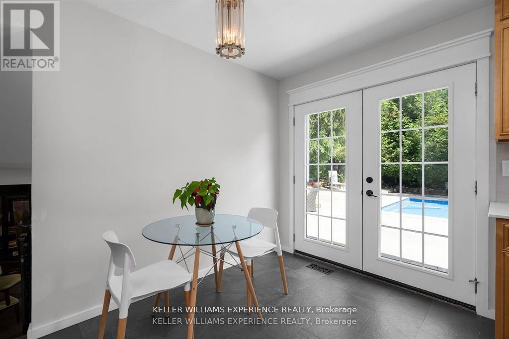 28 Larry Street, Caledon (Caledon East), Ontario  L7C 1K8 - Photo 6 - W12494996