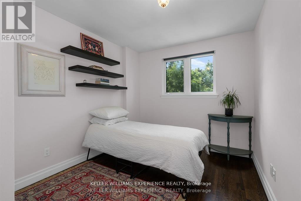 28 Larry Street, Caledon (Caledon East), Ontario  L7C 1K8 - Photo 8 - W12494996