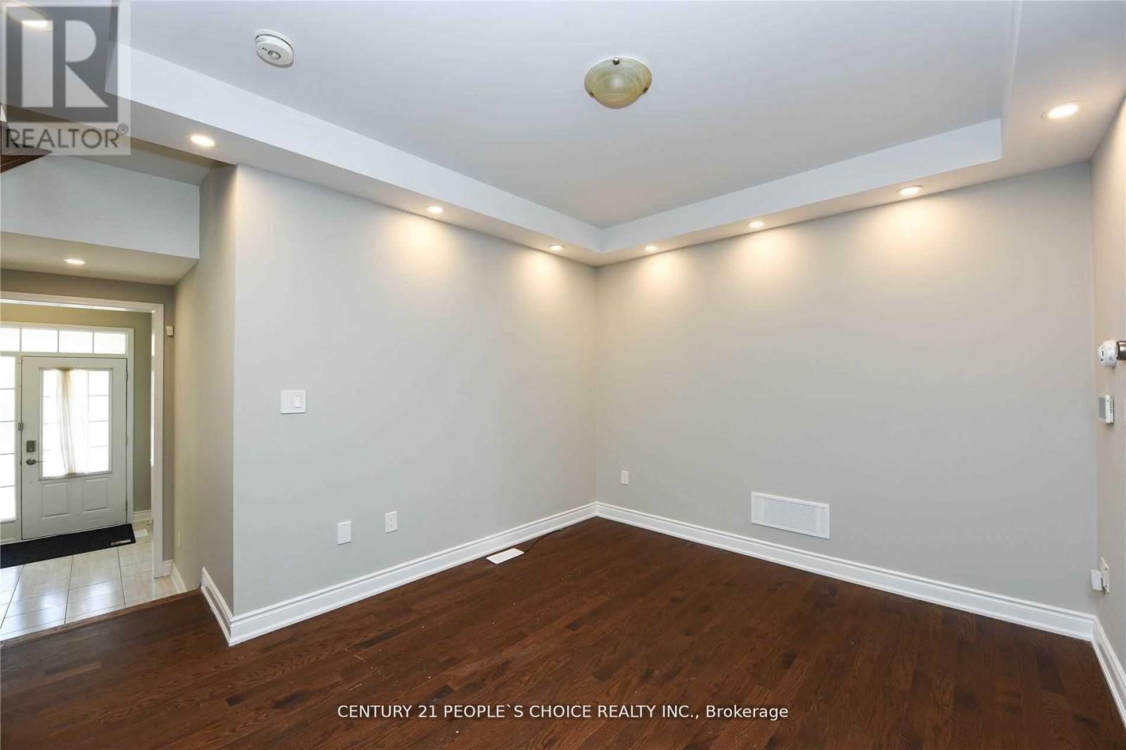 Main - 249 Hinton Terrace, Milton, Ontario  L9E 1C8 - Photo 11 - W12495014