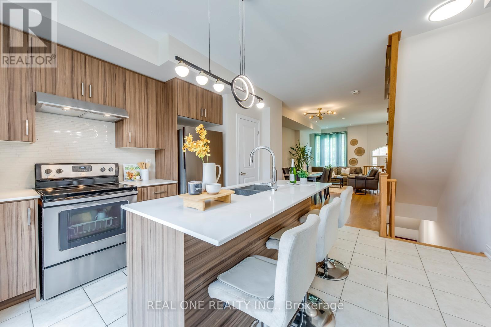 69 Edward Horton Crescent, Toronto, Ontario  M8Z 0E7 - Photo 16 - W12495018