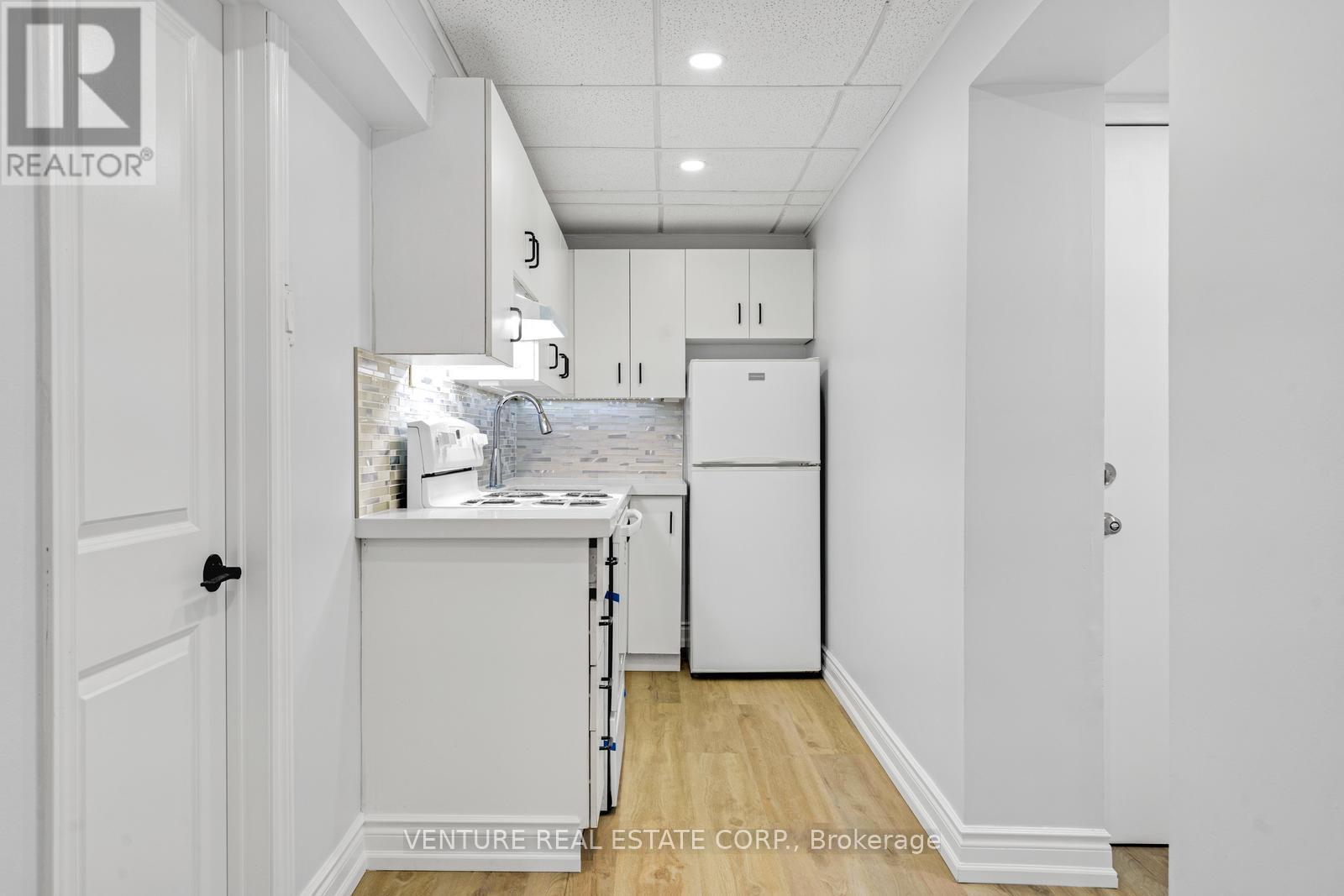 A - 4617 Dundas Street W, Toronto, Ontario  M9A 1A3 - Photo 10 - W12495034