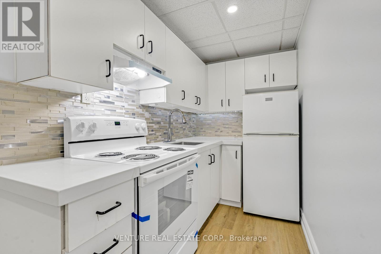 A - 4617 Dundas Street W, Toronto, Ontario  M9A 1A3 - Photo 11 - W12495034