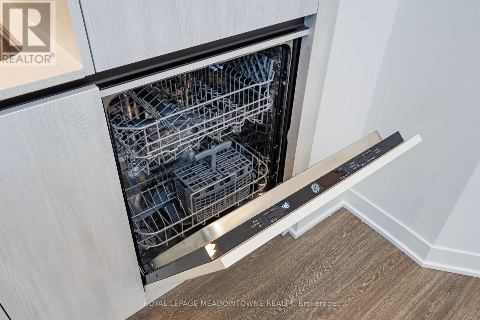 2306 - 2495 Eglinton Avenue W, Mississauga, Ontario  L5M 2V8 - Photo 16 - W12495036