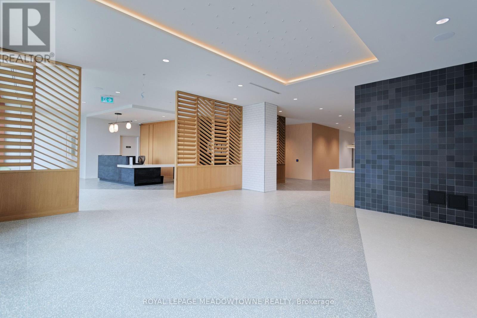 2306 - 2495 Eglinton Avenue W, Mississauga, Ontario  L5M 2V8 - Photo 5 - W12495036