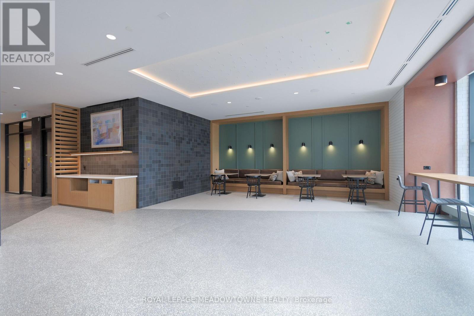 2306 - 2495 Eglinton Avenue W, Mississauga, Ontario  L5M 2V8 - Photo 6 - W12495036