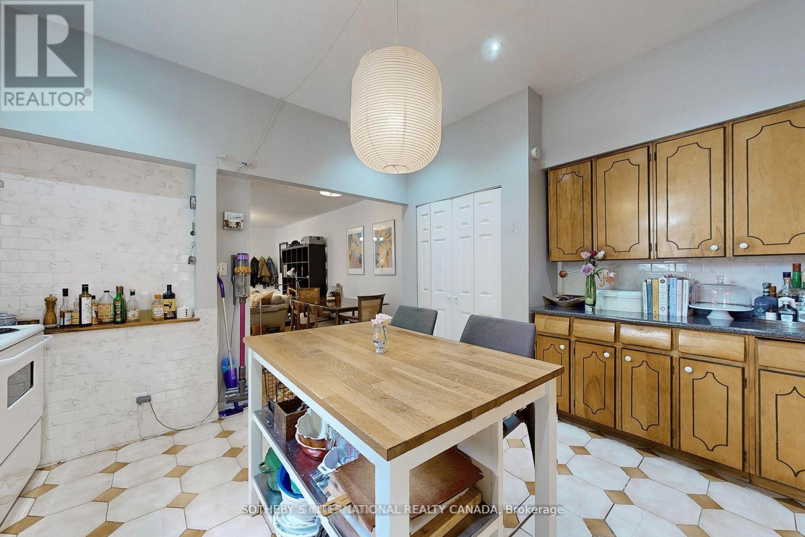 Main - 70 Brock Avenue, Toronto, Ontario  M6K 2L4 - Photo 18 - W12495058