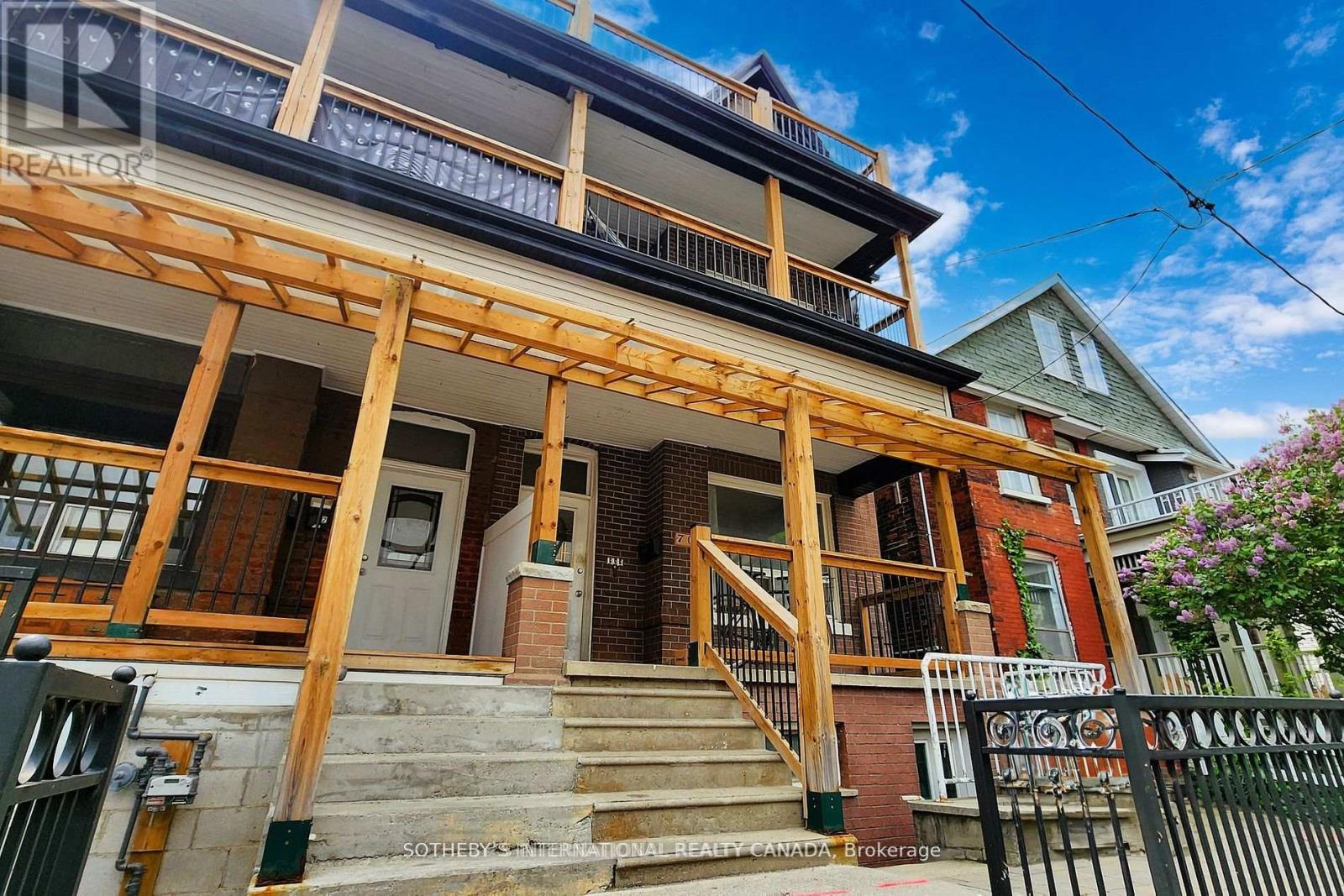 Main - 70 Brock Avenue, Toronto, Ontario  M6K 2L4 - Photo 2 - W12495058